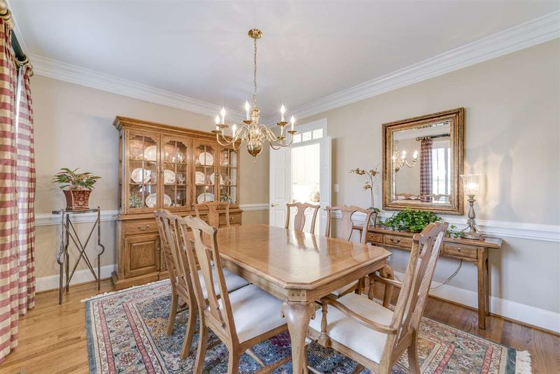 604 Baybush Dr, Raleigh, NC 27615