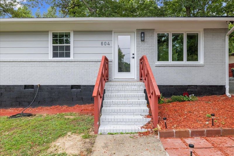 604 Bullock Ct, Apex, NC 27502
