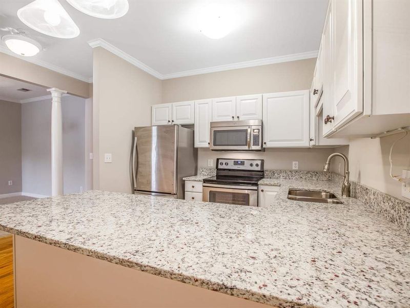 604 Copperline Dr #204, Chapel Hill, NC 27516