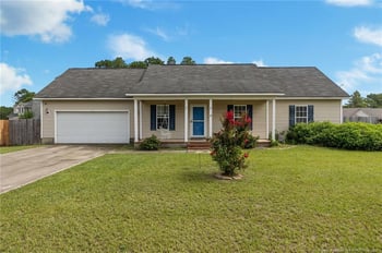 604 Cypress Pond Dr, Hope Mills, NC 28348