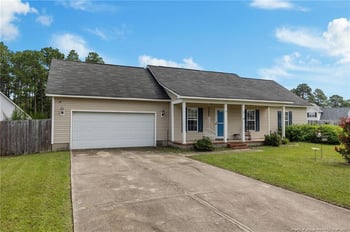 604 Cypress Pond Dr, Hope Mills, NC 28348