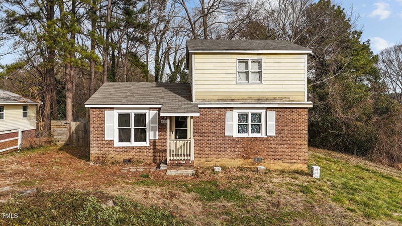 604 Essington Pl, Raleigh, NC 27603