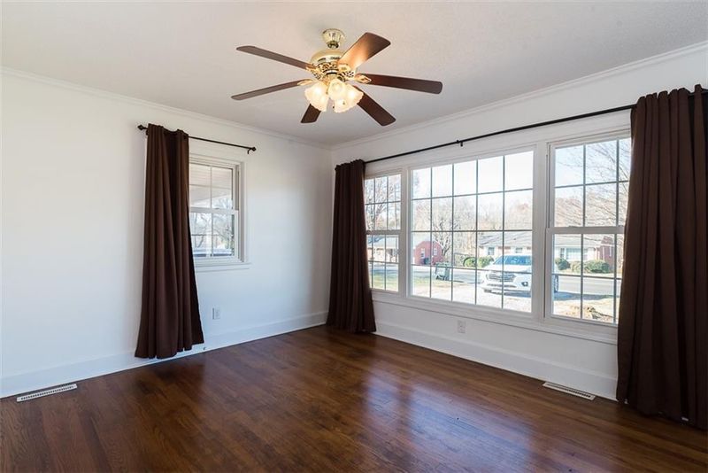 604 N Fifth St, Mebane, NC 27302