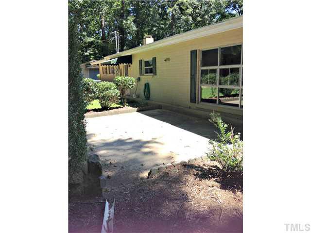 604 Hollyridge Dr, Durham, NC 27712