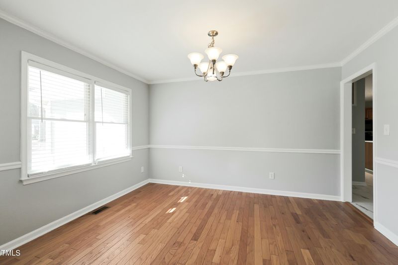604 Kingswood Dr, Cary, NC 27513