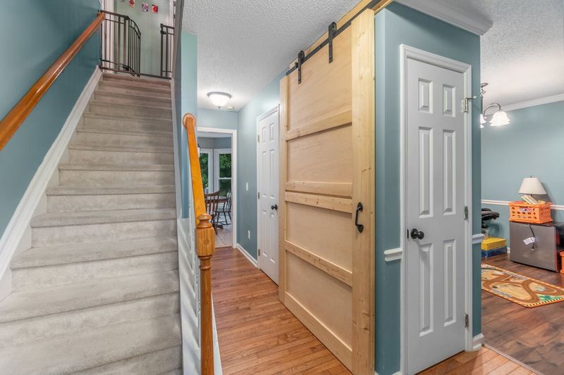 604 Leader Ln, Durham, NC 27703