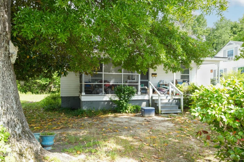 604 Main St, Louisburg, NC 27549