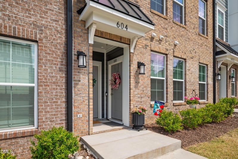 604 Market Grove Dr, Wake Forest, NC 27587