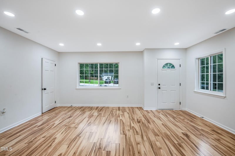 604 Oak St, Fuquay Varina, NC 27526