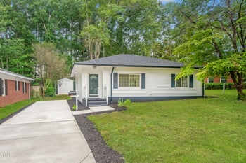 604 Oak St, Fuquay Varina, NC 27526