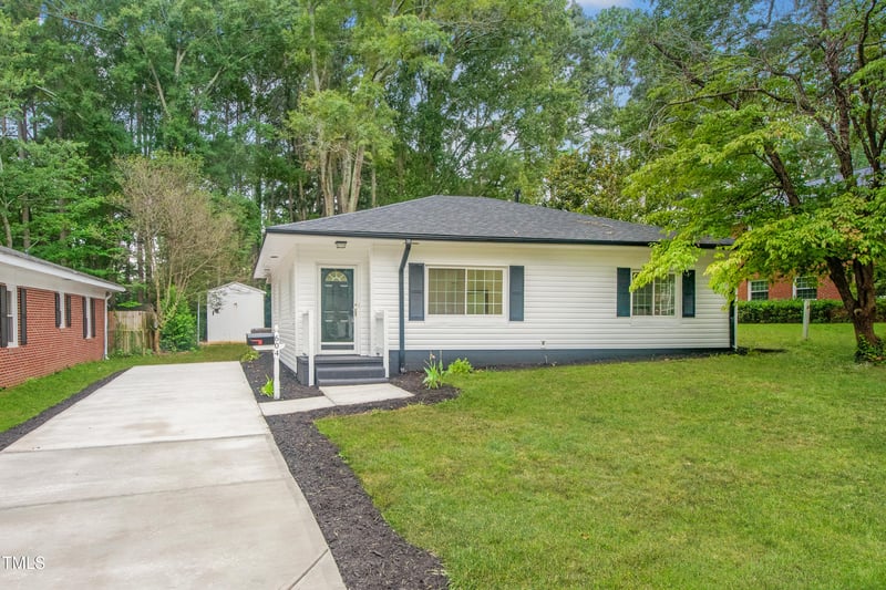 604 Oak St, Fuquay Varina, NC 27526