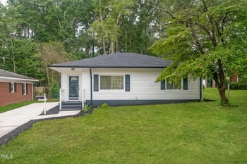 604 Oak St, Fuquay Varina, NC 27526