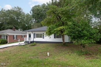 604 Oak St, Fuquay Varina, NC 27526
