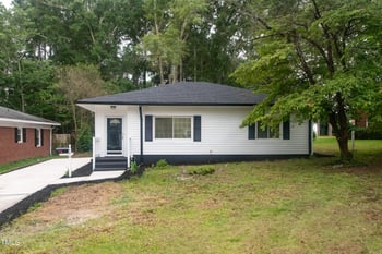 604 Oak St, Fuquay Varina, NC 27526