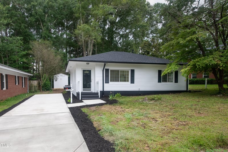 604 Oak St, Fuquay Varina, NC 27526