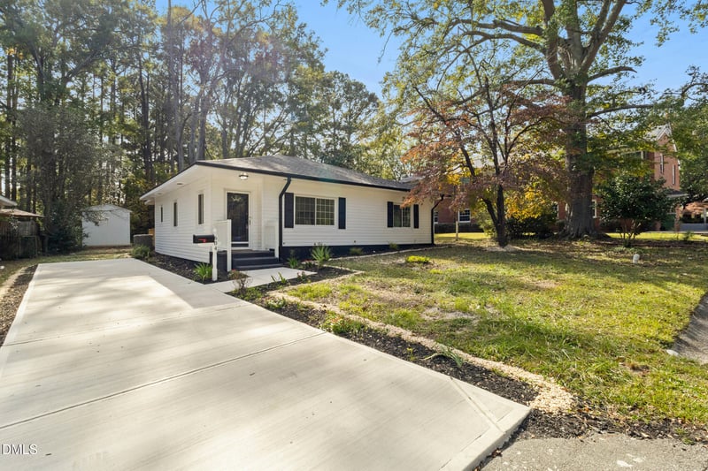 604 Oak St, Fuquay Varina, NC 27526