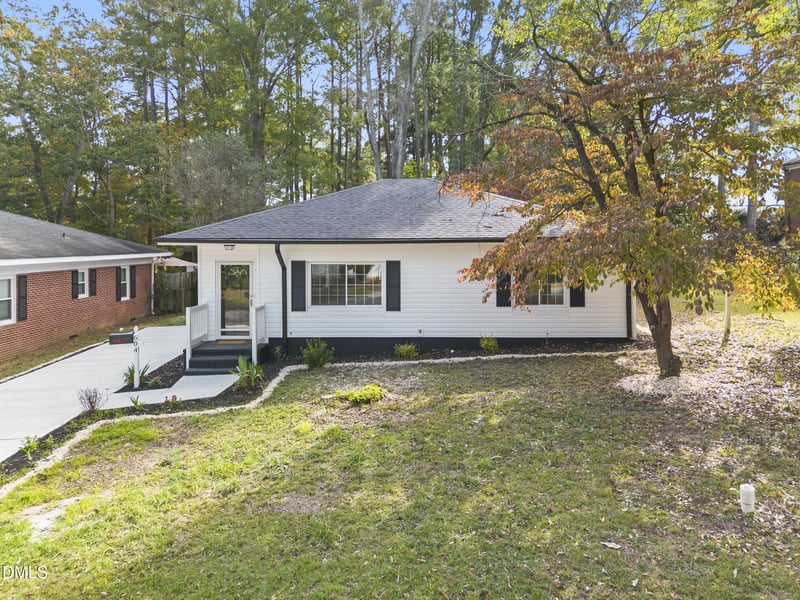 604 Oak St, Fuquay Varina, NC 27526