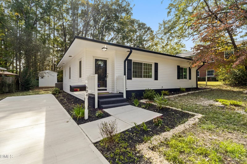 604 Oak St, Fuquay Varina, NC 27526