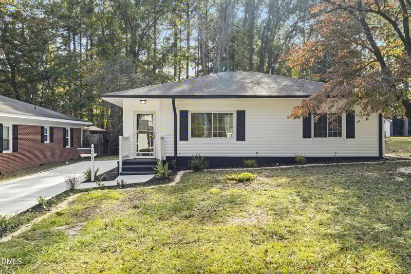 604 Oak St, Fuquay Varina, NC 27526