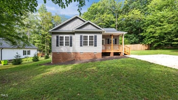604 Oakwood St, Mebane, NC 27302