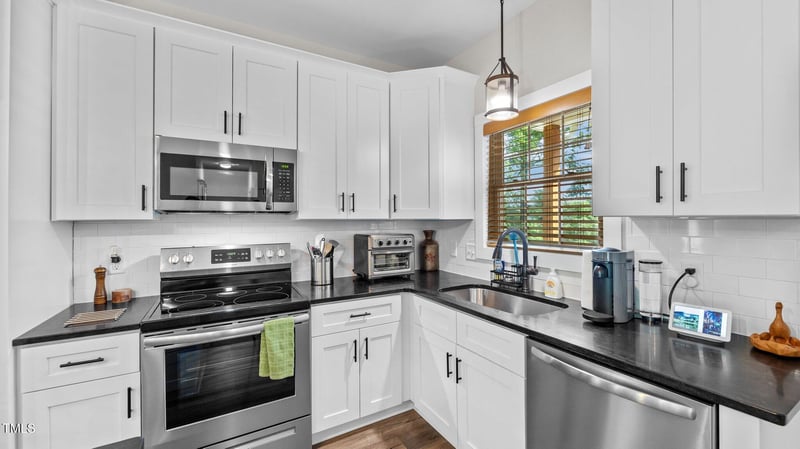 604 Oakwood St, Mebane, NC 27302