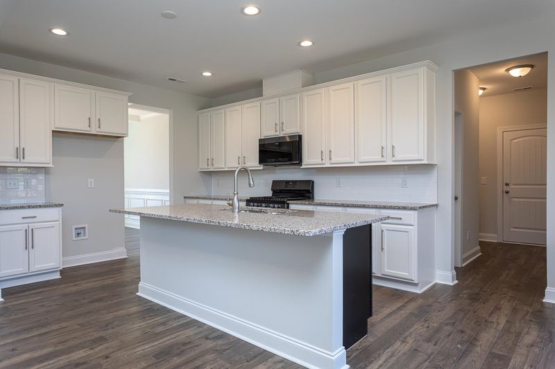 604 Priory Cir, Zebulon, NC 27597