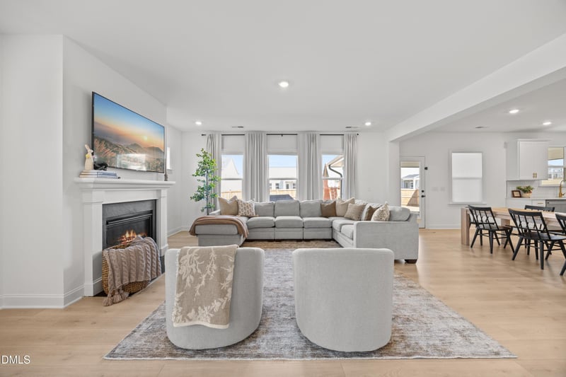 604 Salmonberry Dr, Holly Springs, NC 27540