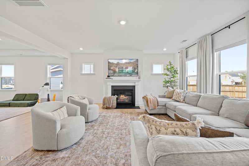 604 Salmonberry Dr, Holly Springs, NC 27540