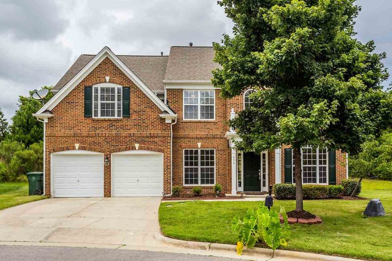 604 Shale Gray Ct, Cary, NC 27519