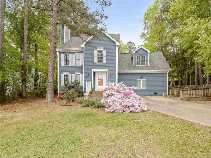604 St Vincent Dr, Holly Springs, NC 27540