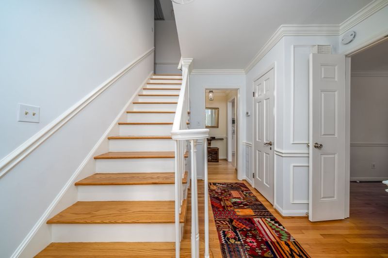 604 Sugarberry Rd, Chapel Hill, NC 27514
