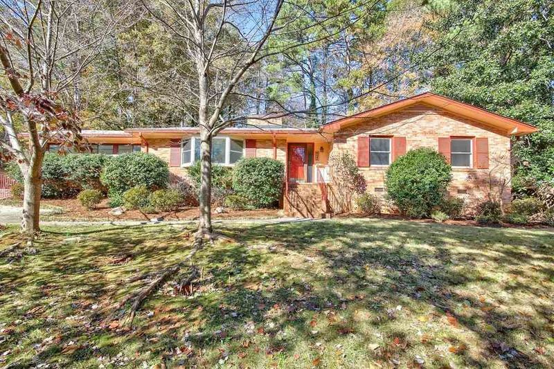 604 Surry Rd, Chapel Hill, NC 27514