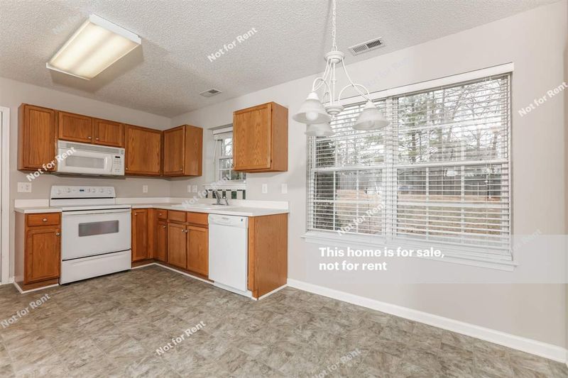 604 Three Meadows Rd, Fuquay Varina, NC 27526
