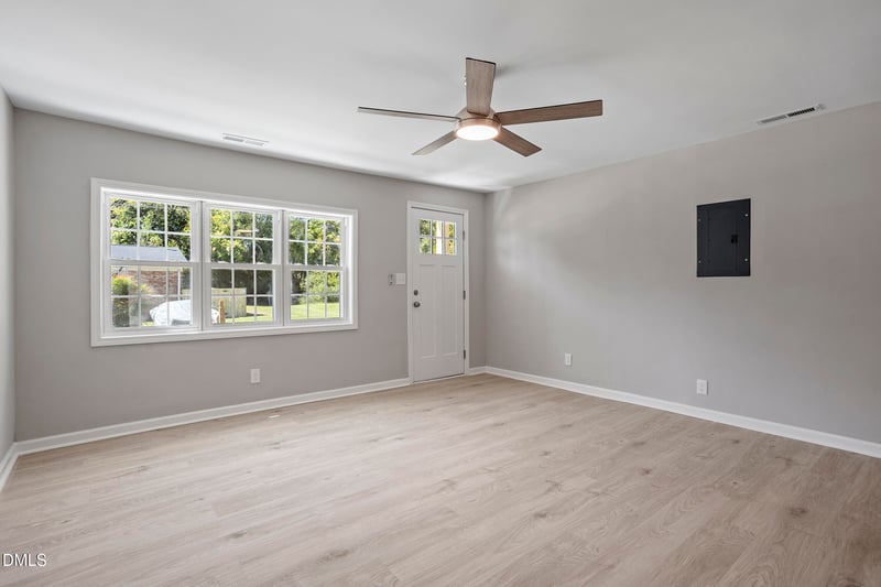 604 E Townsend St, Dunn, NC 28334