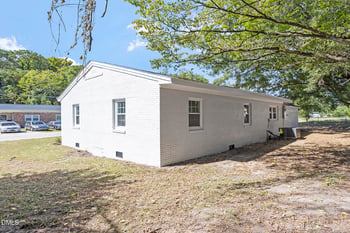 604 E Townsend St, Dunn, NC 28334