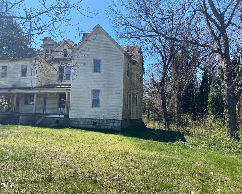 604 W Webb Ave, Burlington, NC 27217