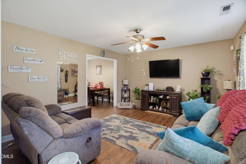 604 W Whitsett St, Graham, NC 27253