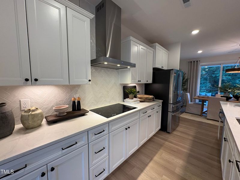 6040 Dunzo Dr, Raleigh, NC 27617