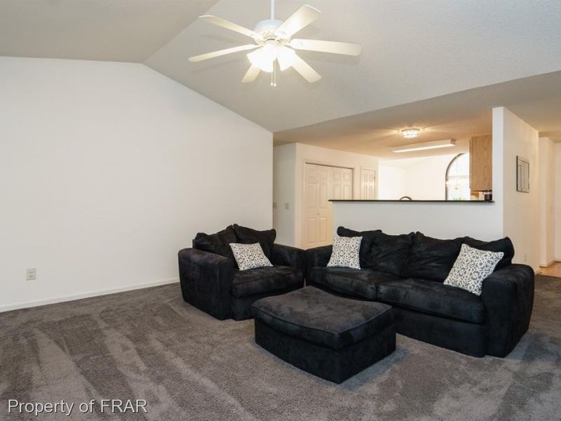 6040 Saint Andrews Dr, Sanford, NC 27332
