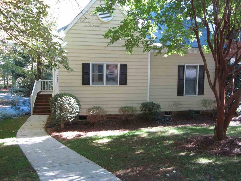 6042 Epping Forest Dr, Raleigh, NC 27613