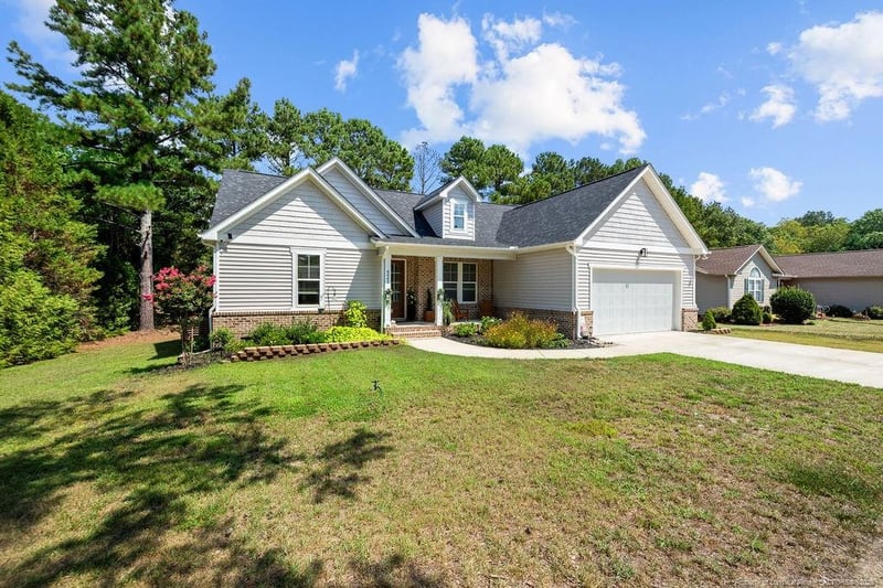 6043 Saint Andrews Dr, Sanford, NC 27332
