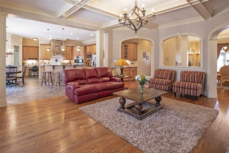 6044 Mentmore Pl, Cary, NC 27519