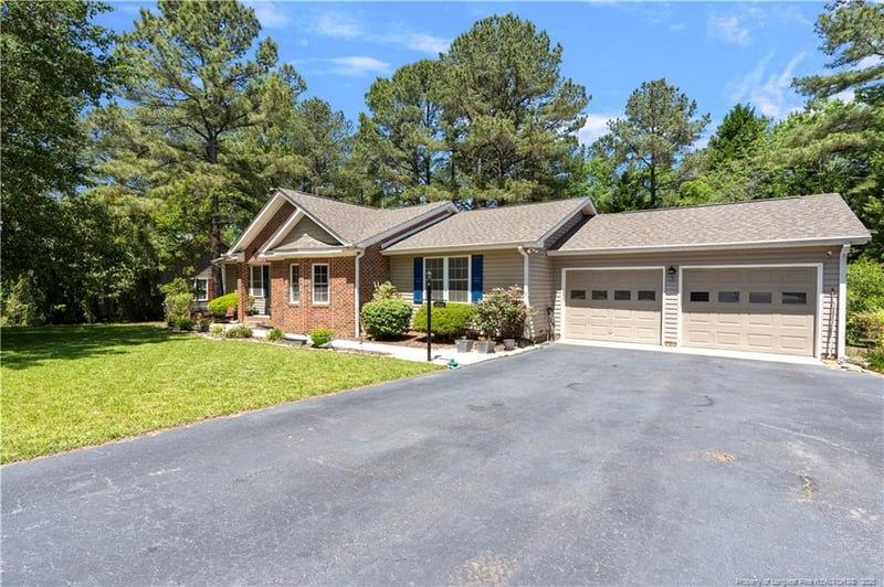 6044 Saint Andrews Dr, Sanford, NC 27332