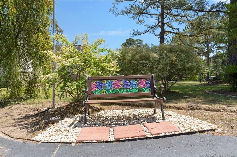 6044 Saint Andrews Dr, Sanford, NC 27332