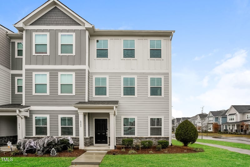 6045 Kayton St, Raleigh, NC 27616