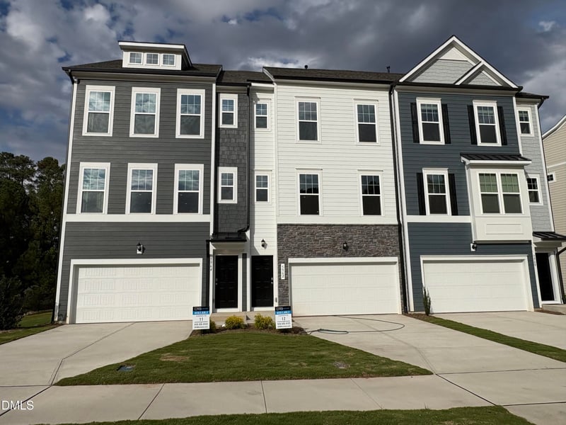 6046 Dunzo Dr, Raleigh, NC 27617