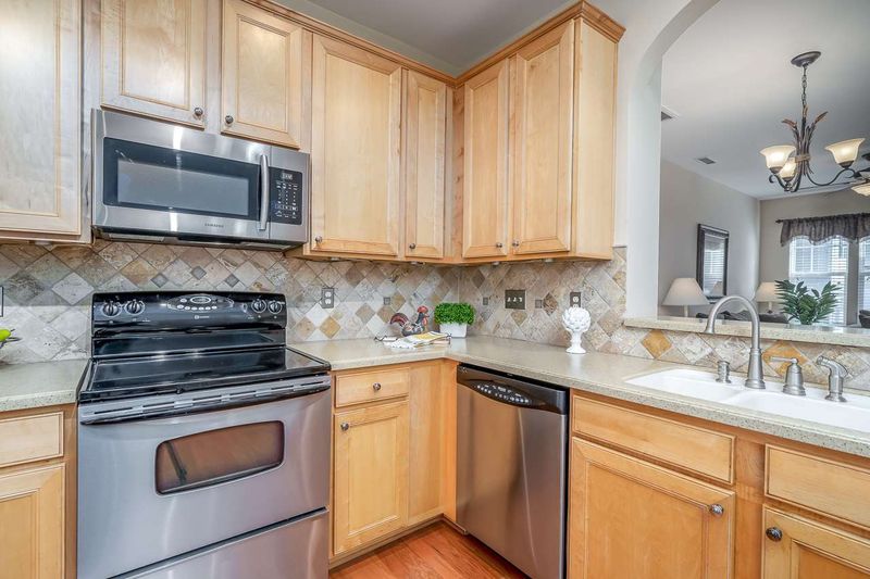 6047 History Trl, Raleigh, NC 27612