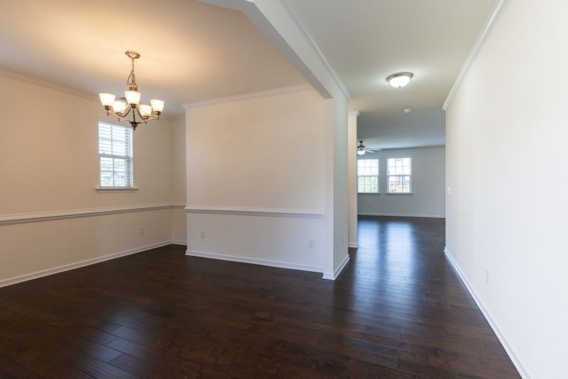 6048 Fryars Gate Ct, Cary, NC 27519