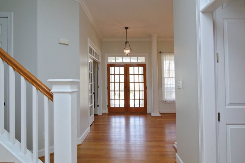 605 Aberdeen Dr, Chapel Hill, NC 27516