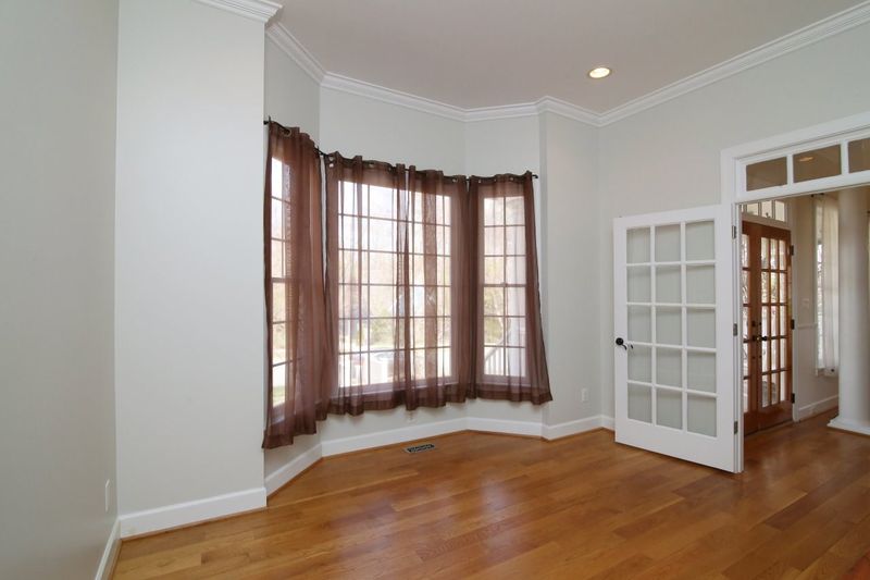 605 Aberdeen Dr, Chapel Hill, NC 27516